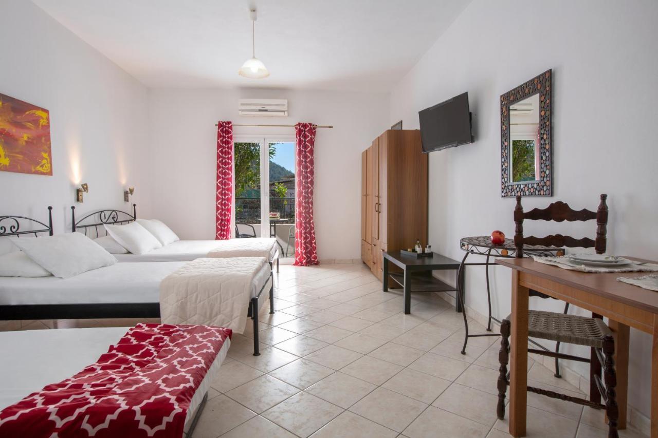 Spacious Studios Lefkada Mountain View Near Beach Dragano Bagian luar foto